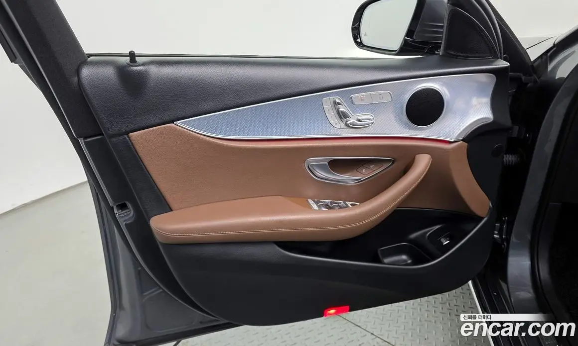 Mercedes-Benz E-Class 2019 2.0 автомат (гидро), фото 14 Mercedes-Benz E-Class 2019 2.0 автомат (гидро), фото 14