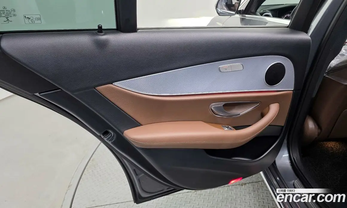 Mercedes-Benz E-Class 2019 2.0 автомат (гидро), фото 15 Mercedes-Benz E-Class 2019 2.0 автомат (гидро), фото 15