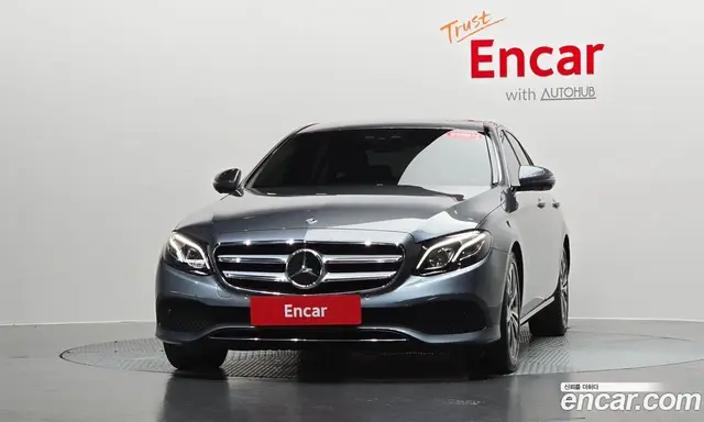 Mercedes-Benz E-Class 2020 2.0 автомат (гидро), миниатюра 2