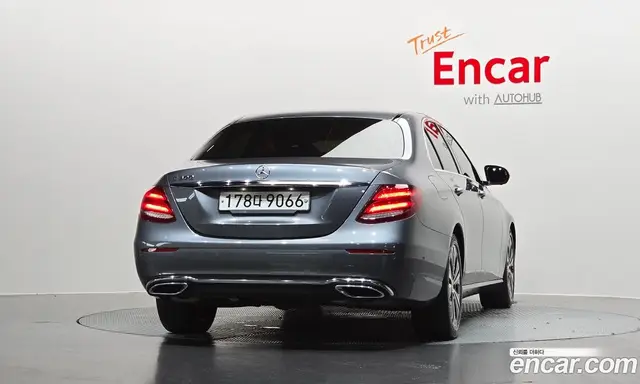 Mercedes-Benz E-Class 2020 2.0 автомат (гидро), миниатюра 3