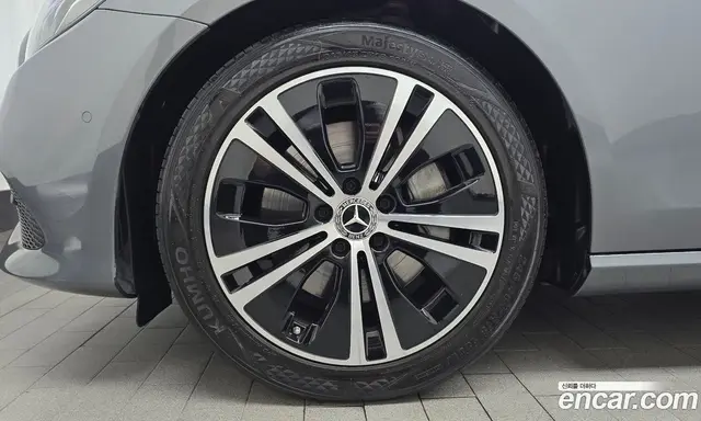 Mercedes-Benz E-Class 2020 2.0 автомат (гидро), миниатюра 4