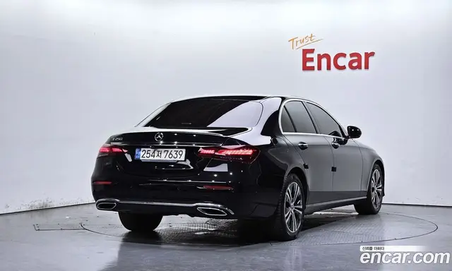 Mercedes-Benz E-Class 2021 2.0 автомат (гидро), миниатюра 2