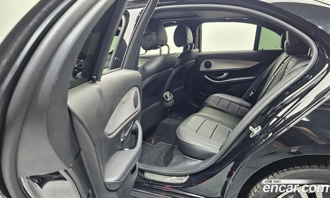 Mercedes-Benz E-Class 2021 2.0 автомат (гидро), фото 16