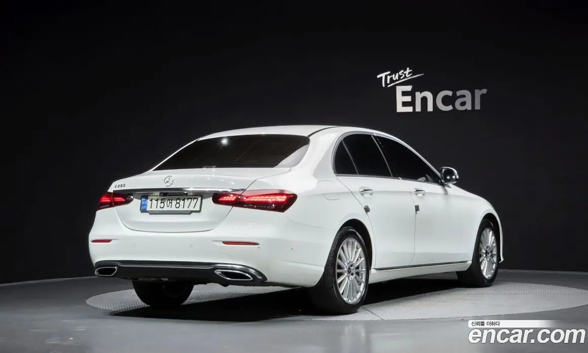Mercedes-Benz E-Class 2021 2.0 автомат (гидро), фото 2 Mercedes-Benz E-Class 2021 2.0 автомат (гидро), фото 2