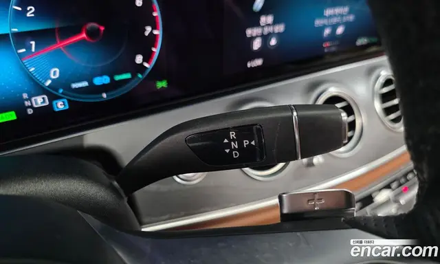 Mercedes-Benz E-Class 2021 2.0 автомат (гидро), миниатюра 12