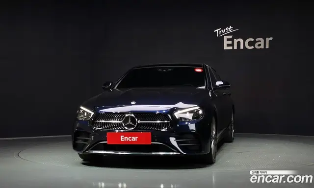 Mercedes-Benz E-Class 2022 2.0 автомат (гидро), миниатюра 3