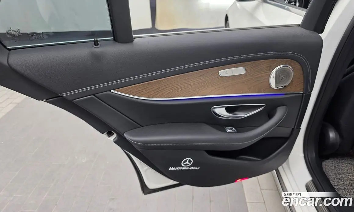 Mercedes-Benz E-Class 2022 2.0 автомат (гидро), фото 15