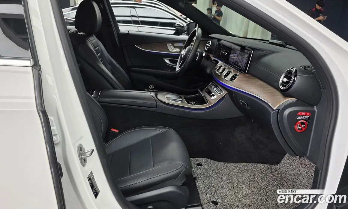Mercedes-Benz E-Class 2022 2.0 автомат (гидро), фото 16