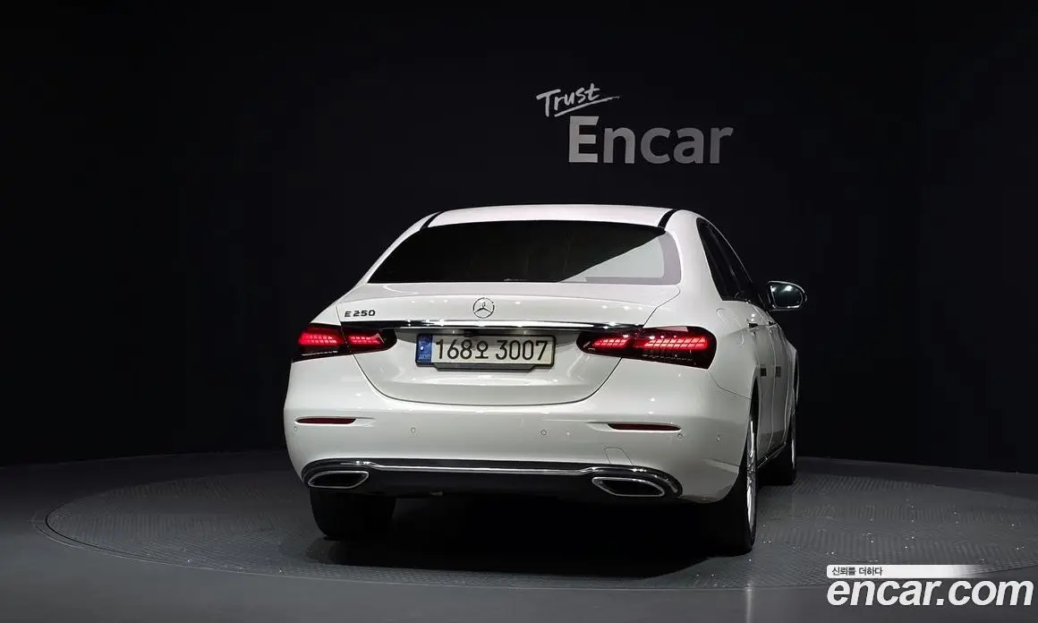 Mercedes-Benz E-Class 2022 2.0 автомат (гидро), фото 4
