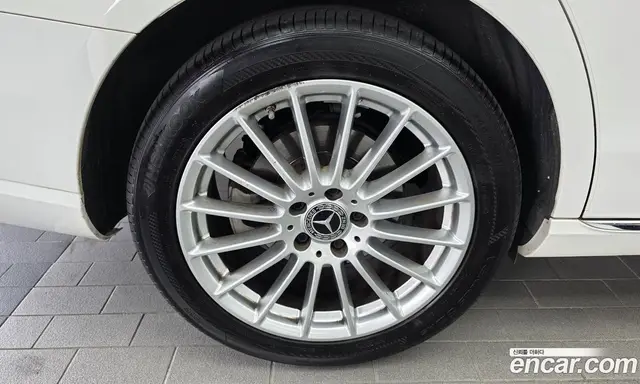 Mercedes-Benz E-Class 2022 2.0 автомат (гидро), миниатюра 5