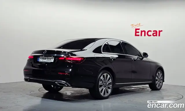 Mercedes-Benz E-Class 2023 2.0 автомат (гидро), миниатюра 2