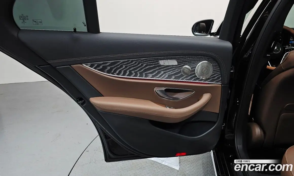 Mercedes-Benz E-Class 2023 2.0 автомат (гидро), фото 15
