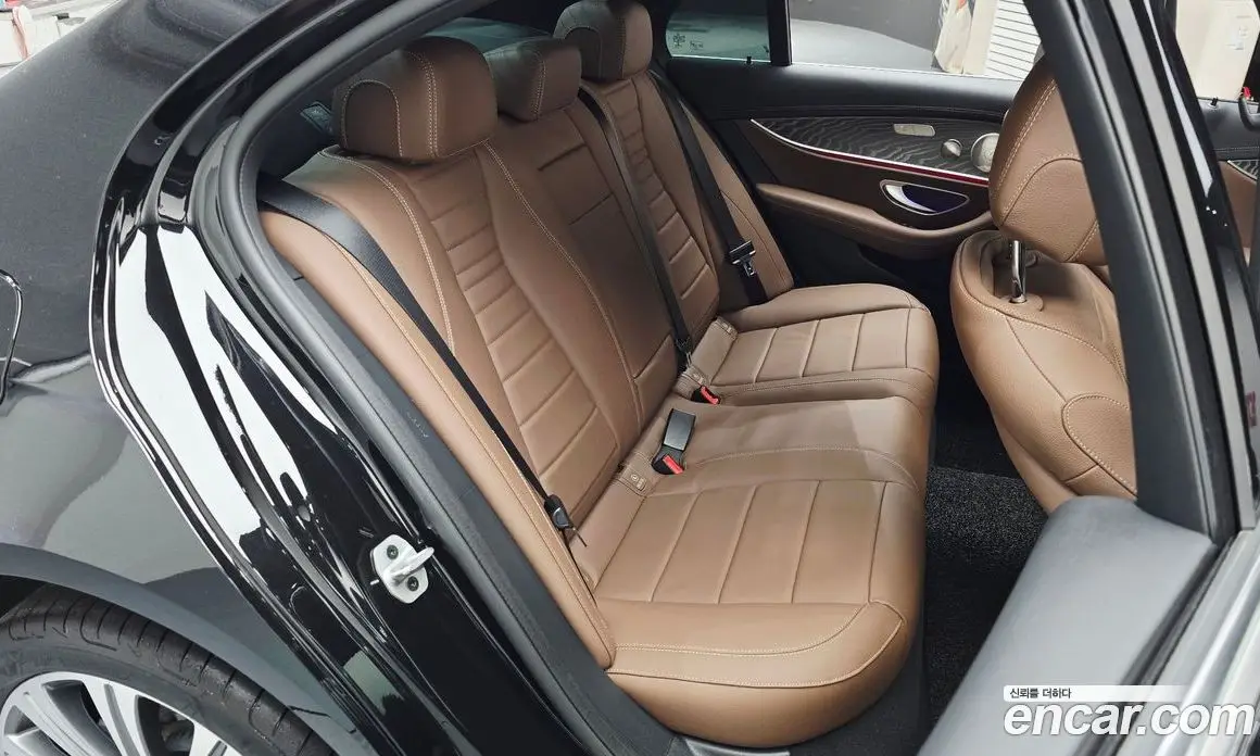 Mercedes-Benz E-Class 2023 2.0 автомат (гидро), фото 17