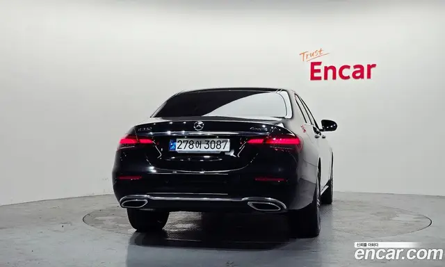 Mercedes-Benz E-Class 2023 2.0 автомат (гидро), миниатюра 4
