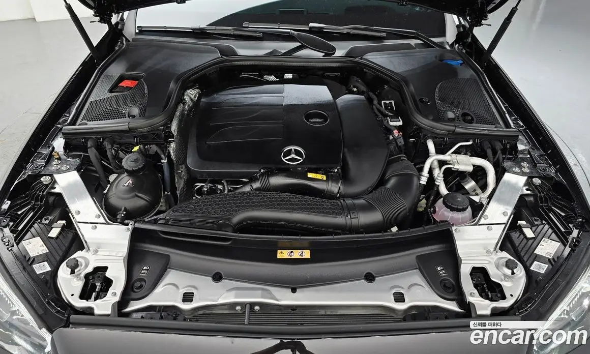 Mercedes-Benz E-Class 2023 2.0 автомат (гидро), фото 6