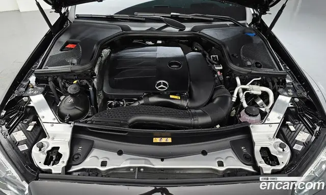 Mercedes-Benz E-Class 2023 2.0 автомат (гидро), миниатюра 6