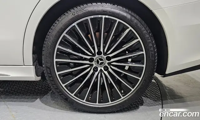 Mercedes-Benz E-Class 2025 3.0 автомат (гидро), миниатюра 7 Mercedes-Benz E-Class 2025 3.0 автомат (гидро), миниатюра 7