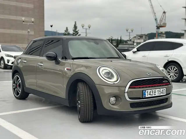 Mini Cooper 2019 1.5 автомат (гидро), миниатюра 3