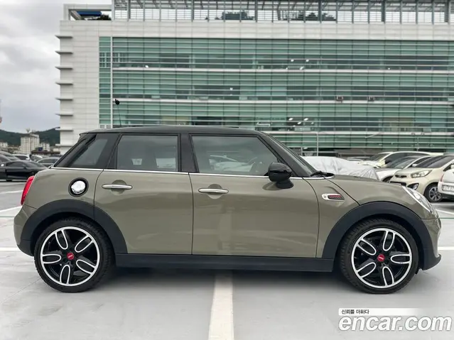 Mini Cooper 2019 1.5 автомат (гидро), миниатюра 9
