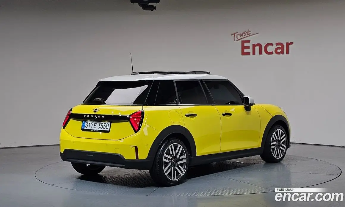 Mini Cooper 2025 2.0 автомат (гидро), фото 1 Mini Cooper 2025 2.0 автомат (гидро), фото 1