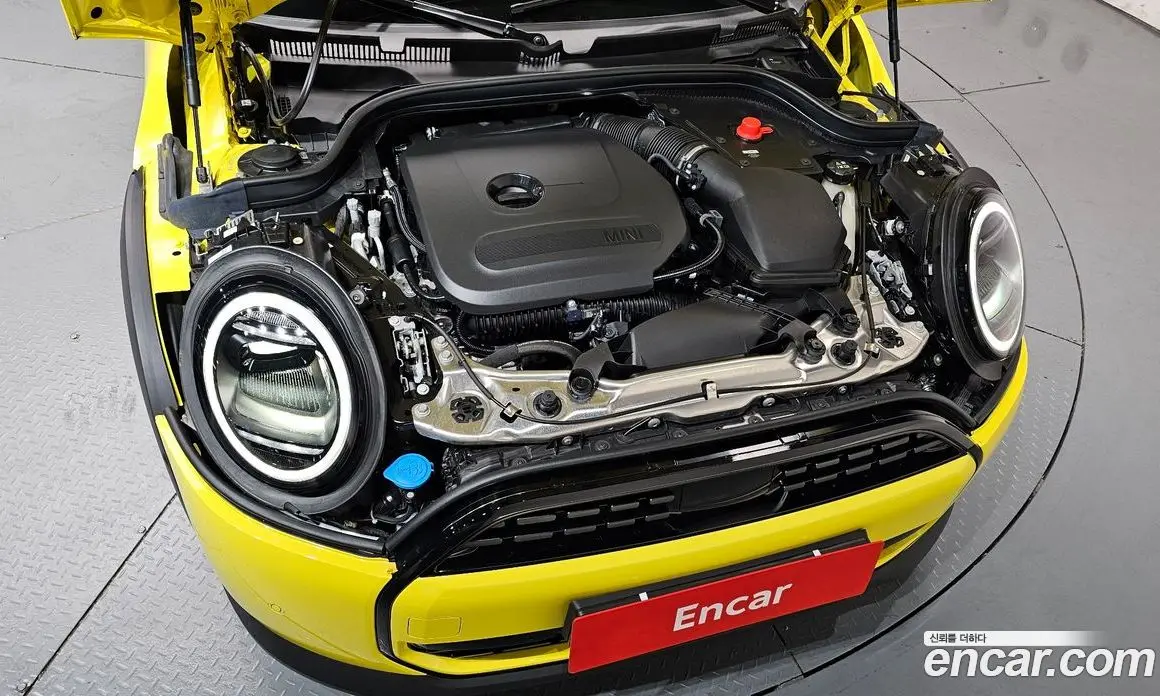 Mini Cooper 2025 2.0 автомат (гидро), фото 5 Mini Cooper 2025 2.0 автомат (гидро), фото 5