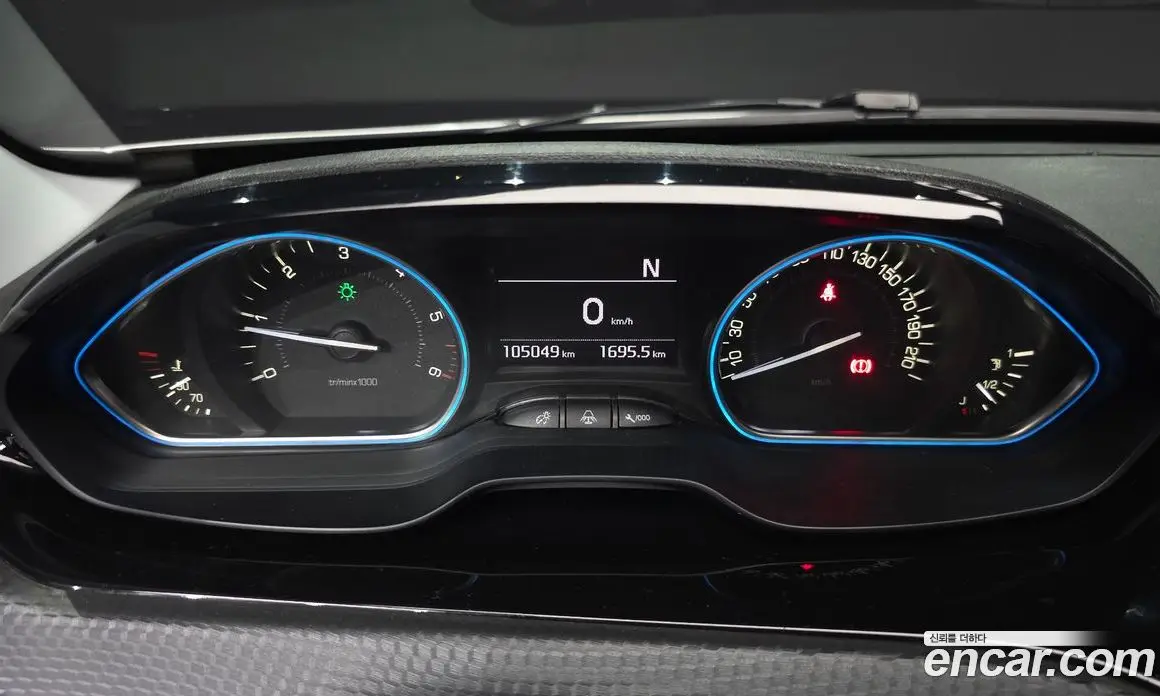 Peugeot 2008 2018 1.6 автомат (гидро), фото 11