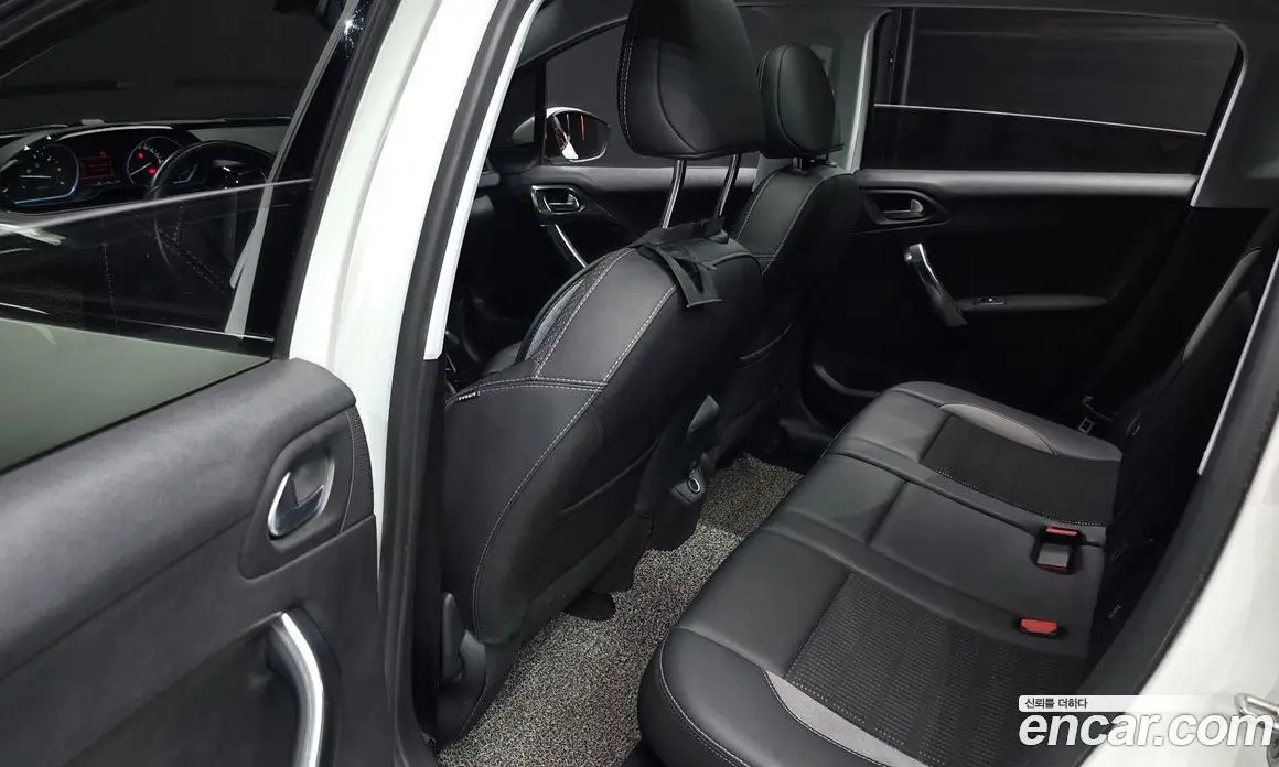 Peugeot 2008 2018 1.6 автомат (гидро), фото 18
