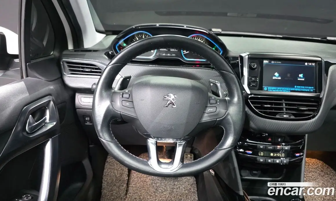 Peugeot 2008 2018 1.6 автомат (гидро), фото 19