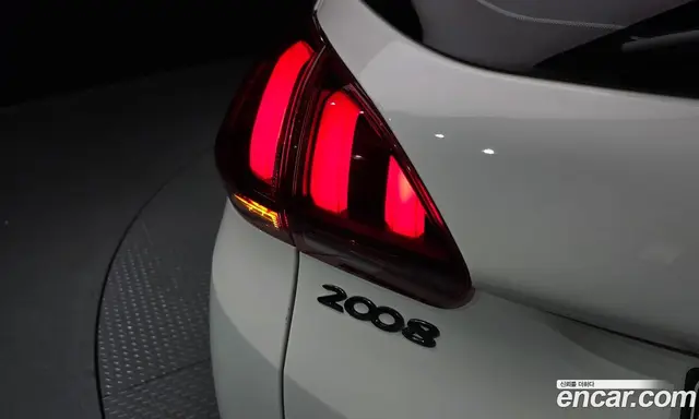 Peugeot 2008 2018 1.6 автомат (гидро), миниатюра 9