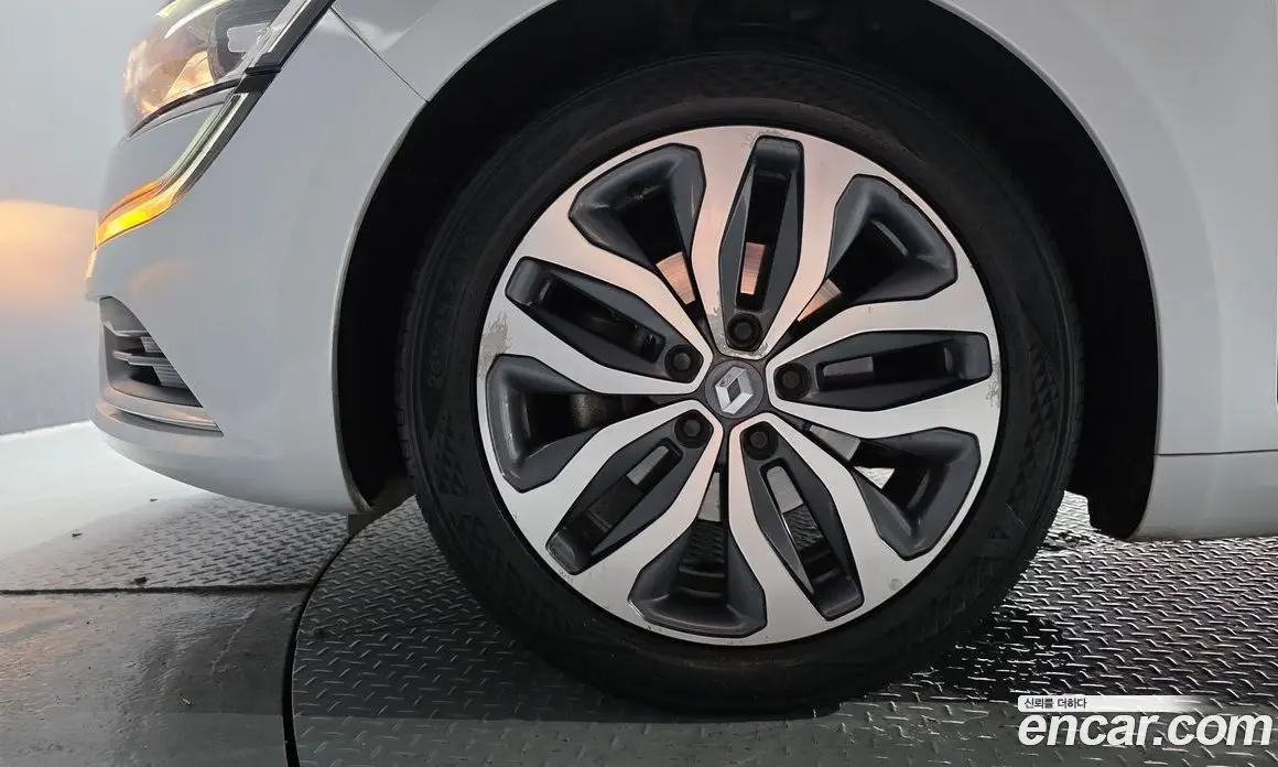 Renault (Samsung) SM6 2016 1.5 автомат (гидро), фото 5 Renault (Samsung) SM6 2016 1.5 автомат (гидро), фото 5
