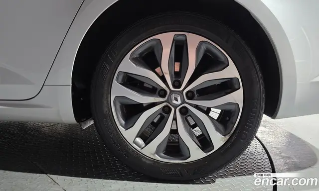Renault (Samsung) SM6 2016 1.5 автомат (гидро), миниатюра 7 Renault (Samsung) SM6 2016 1.5 автомат (гидро), миниатюра 7