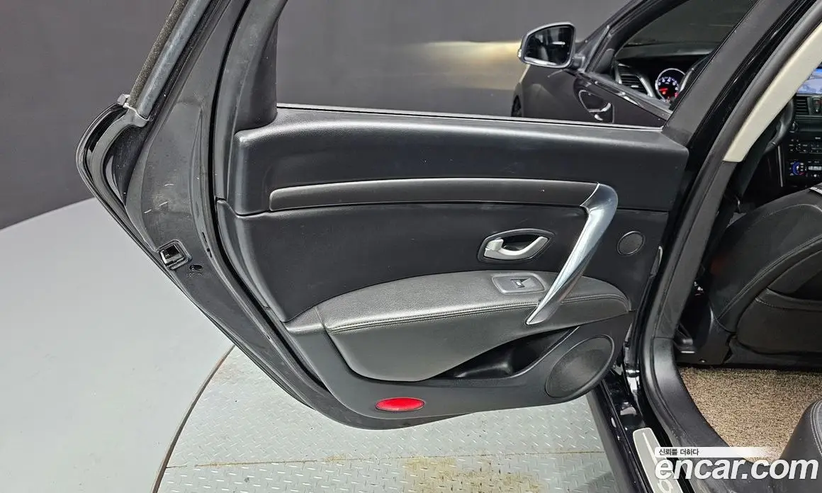 Renault (Samsung) SM7 2016 2.0 автомат (гидро), фото 15 Renault (Samsung) SM7 2016 2.0 автомат (гидро), фото 15
