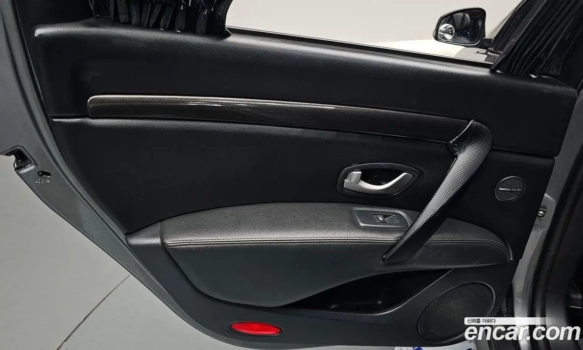 Renault (Samsung) SM7 2017 2.0 автомат (гидро), фото 15 Renault (Samsung) SM7 2017 2.0 автомат (гидро), фото 15