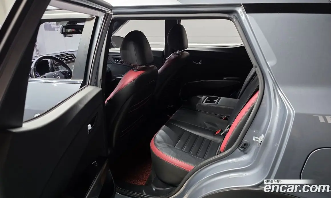 SsangYong TIBOLI 2019 1.6 автомат (гидро), фото 17