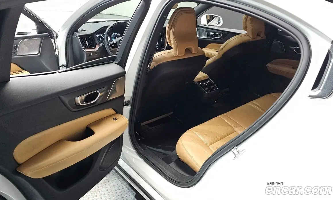 Volvo S60 2021 2.0 автомат (гидро), фото 17