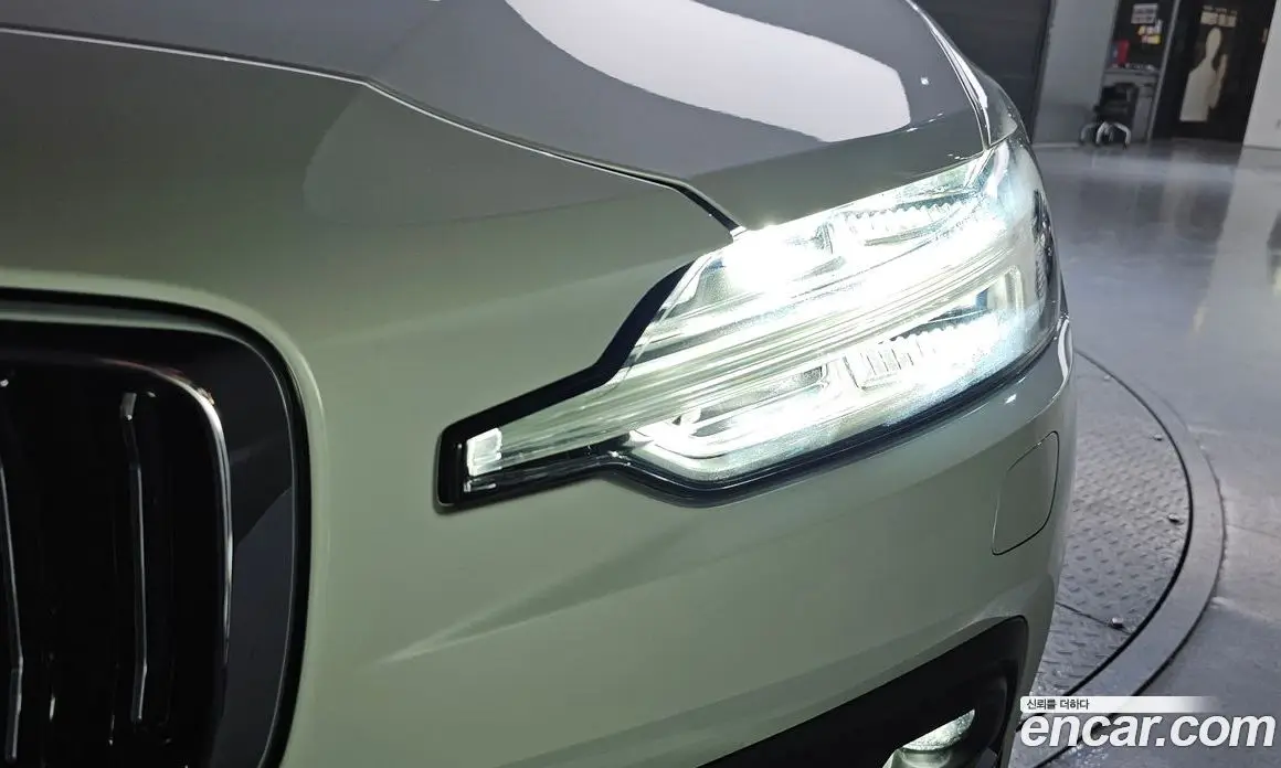 Volvo S60 2021 2.0 автомат (гидро), фото 8