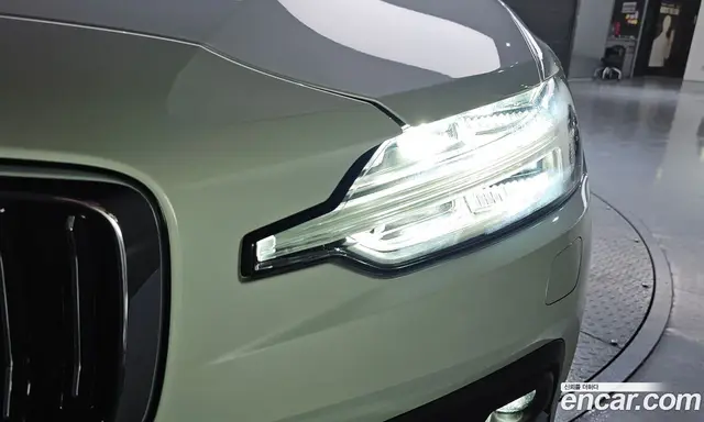 Volvo S60 2021 2.0 автомат (гидро), миниатюра 8