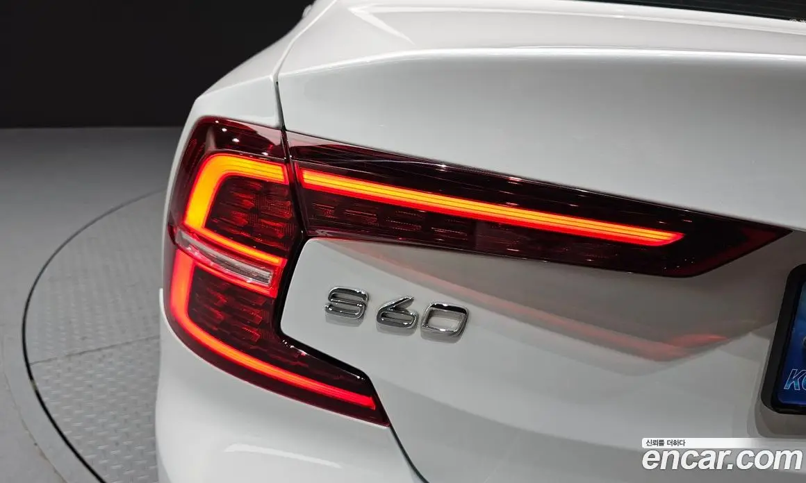 Volvo S60 2021 2.0 автомат (гидро), фото 9