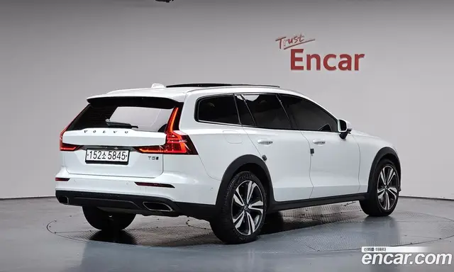 Volvo V60, 2020, 148 351 км