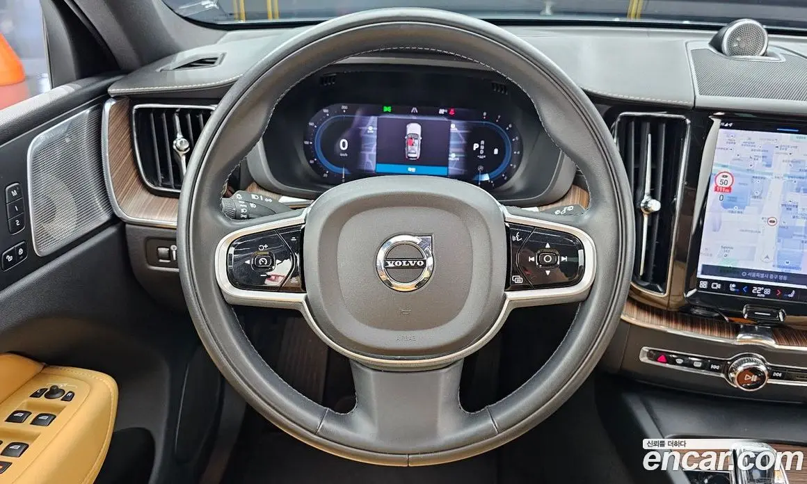 Volvo XC60 2021 2.0 автомат (гидро), фото 19