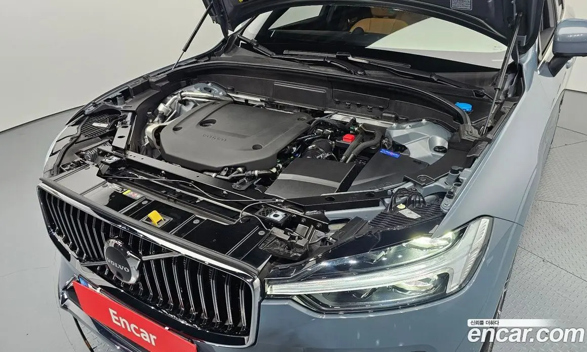 Volvo XC60 2021 2.0 автомат (гидро), фото 6