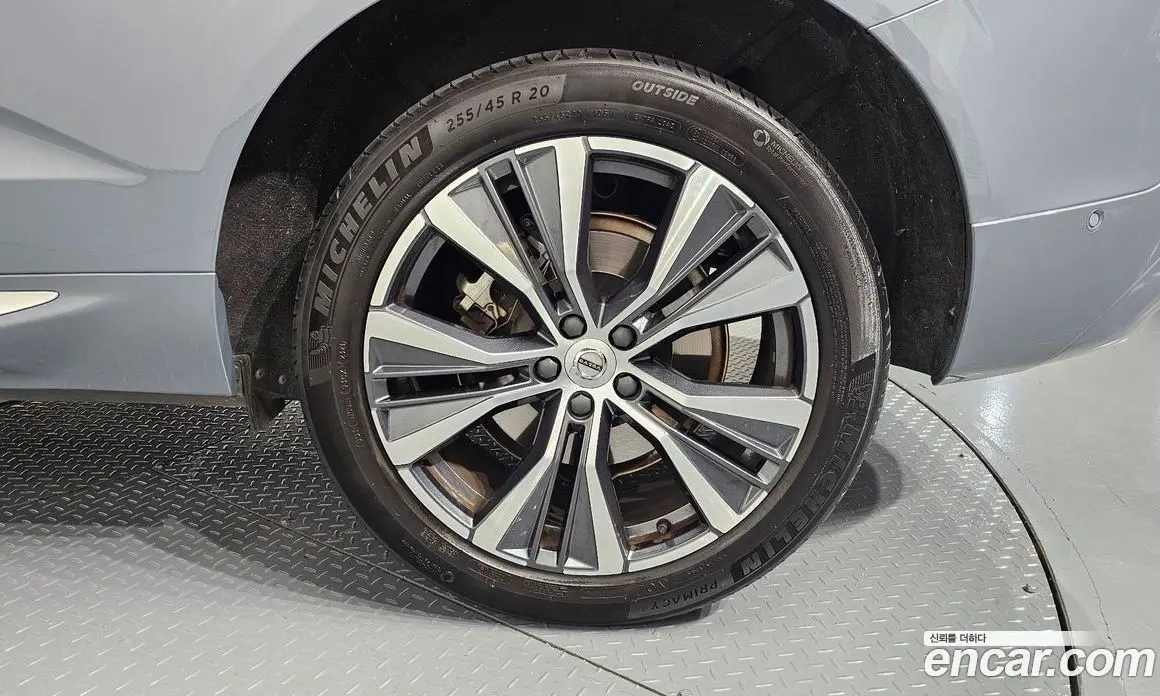 Volvo XC60 2021 2.0 автомат (гидро), фото 7