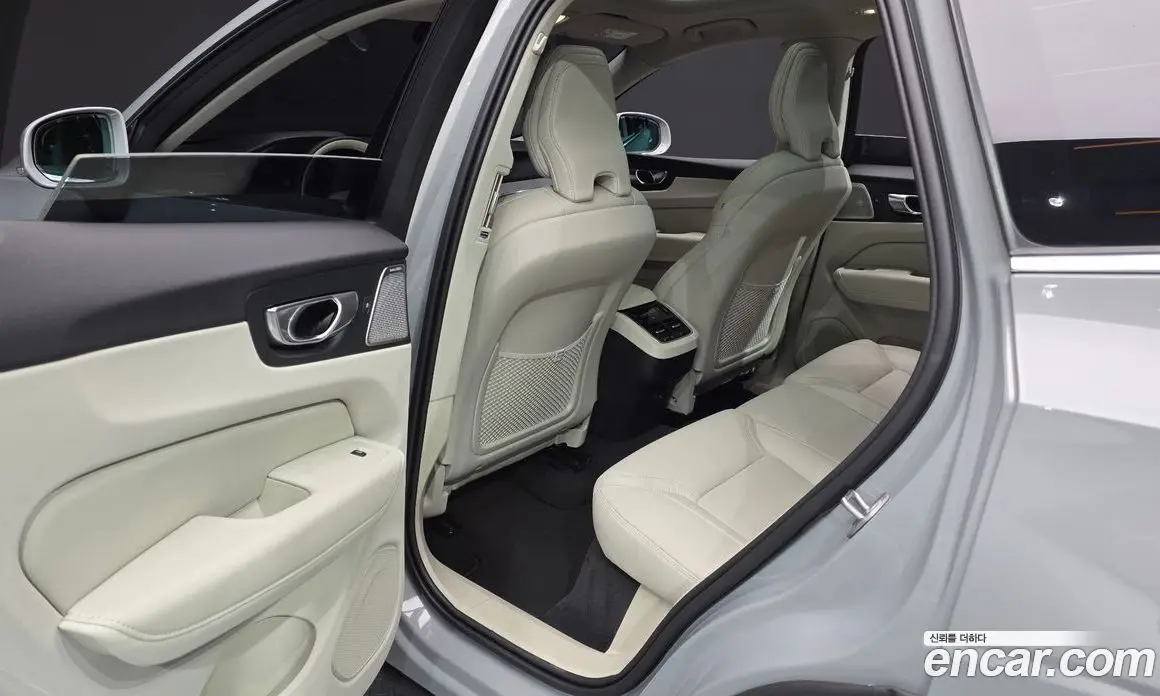 Volvo XC60 2024 2.0 автомат (гидро), фото 18