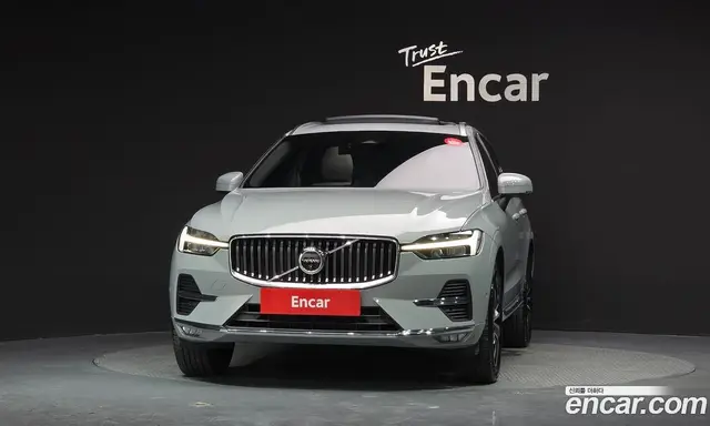 Volvo XC60 2024 2.0 автомат (гидро), миниатюра 3
