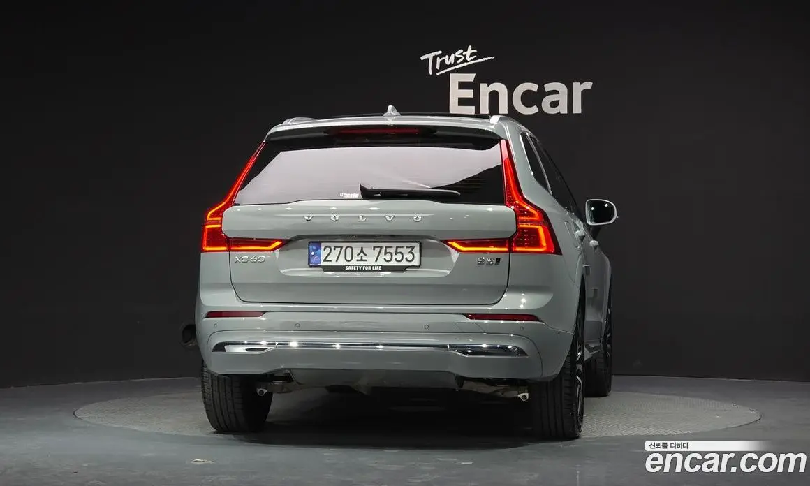 Volvo XC60 2024 2.0 автомат (гидро), фото 4