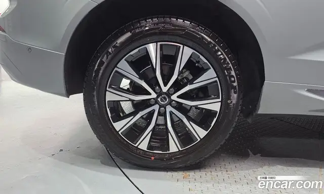Volvo XC60 2024 2.0 автомат (гидро), миниатюра 5