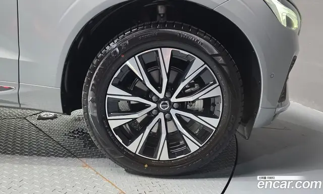 Volvo XC60 2024 2.0 автомат (гидро), миниатюра 7