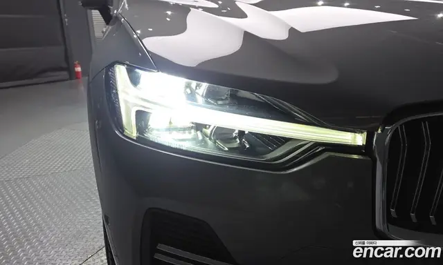 Volvo XC60 2024 2.0 автомат (гидро), миниатюра 8
