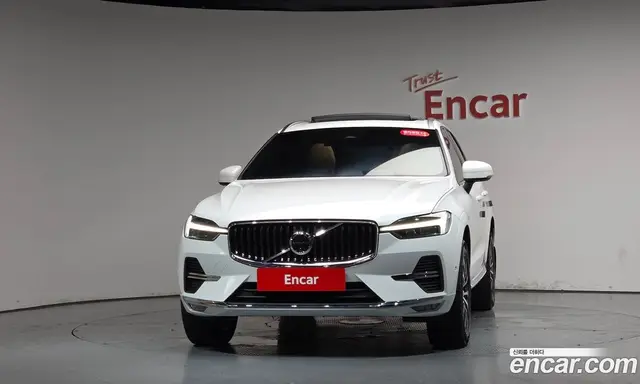Volvo XC60 2025 2.0 автомат (гидро), миниатюра 2