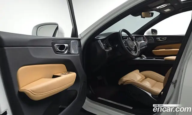 Volvo XC60 2025 2.0 автомат (гидро), миниатюра 12